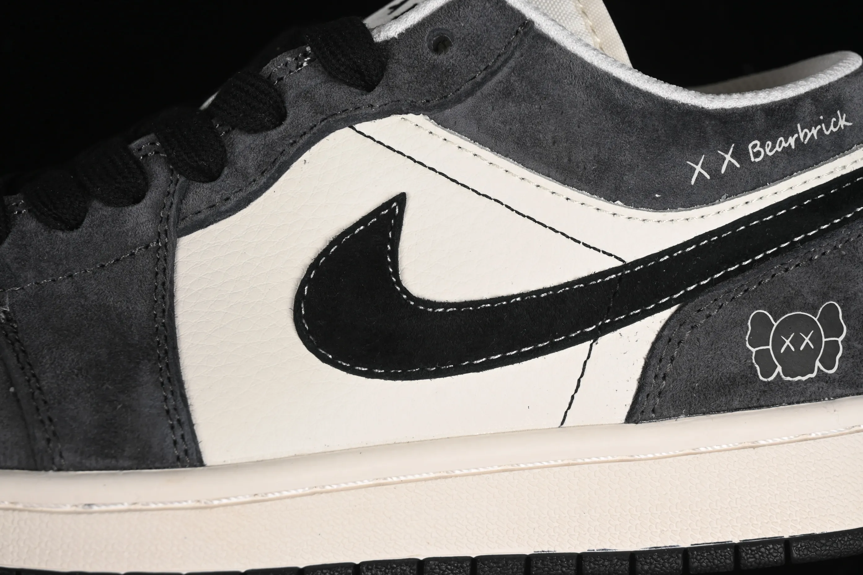 All categories Air Jordan Jordan series basketball shoes Air Jordan 1 Low High-end customized low-top sneakers Air Jordan 1 Low AJ1 Joe 1 Violent Bear joint-Black Velvet Pig Eight High-end customized low-top retro basketball shoes SJ9950-016